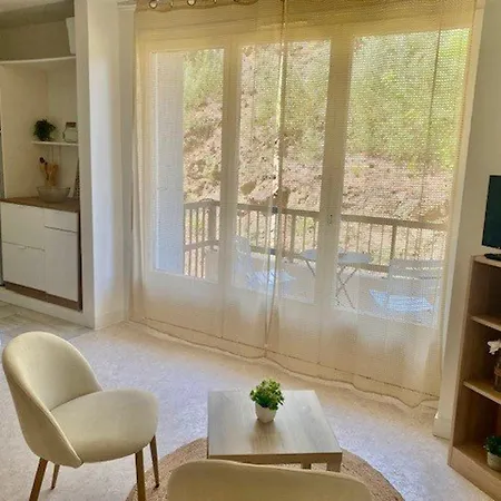 Confortable Avec Balcon, Wifi, Proche Cures - Fr-1-703-190 Apartament